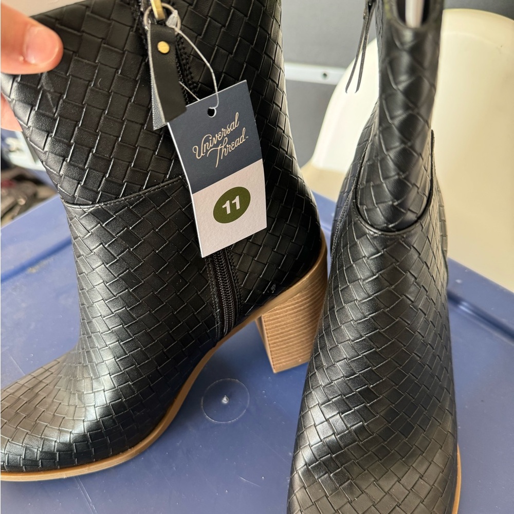 Universal Thread boots - Picture 2 of 7